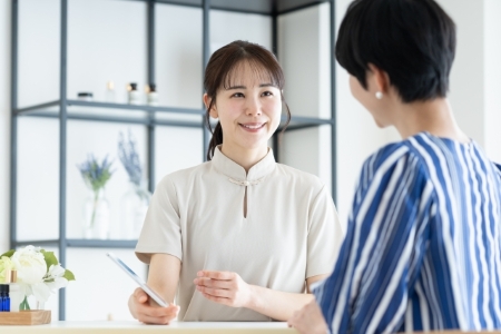まつ毛 左右 量違う