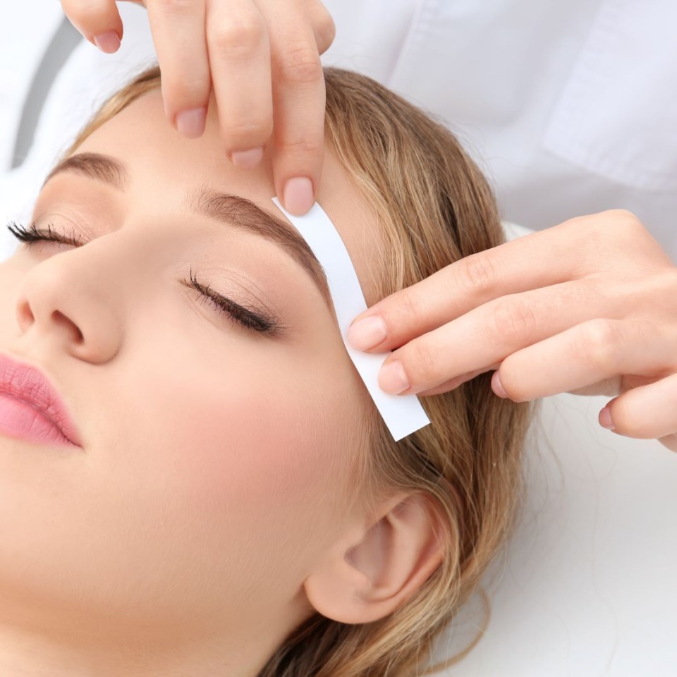 眉メニュー、WAX脱毛後のお肌のスキンケアの重要性について