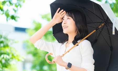 夏の汗や湿気に負けないマツエク施術！季節に適したグルーを選んでトラブルを回避しよう