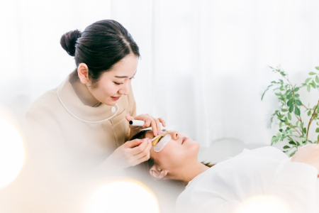 【アイデザイナーあるある】お客様が目をギュッと閉じてしまう理由と対処法は？