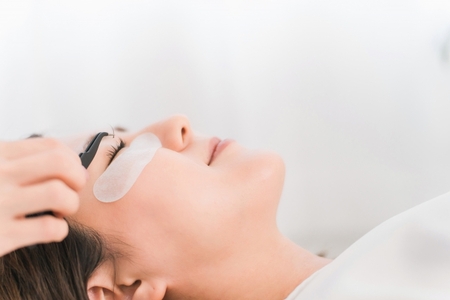 トレンドの大人かわいいマツエクデザインの作り方！お客様に提案したい実例&おすすめ商材も