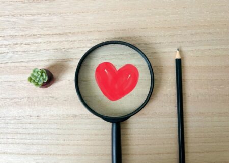 サロンの店販強化・販促に！トランプコスメのまつげ＆眉毛ケア美容液が冬ニーズにマッチ