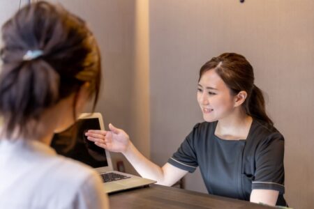 注目の原料を推奨濃度で配合！トランプコスメのアイラッシュ＆アイブロウセラムがリニューアル