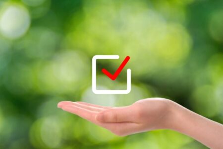 注目の原料を推奨濃度で配合！トランプコスメのアイラッシュ＆アイブロウセラムがリニューアル