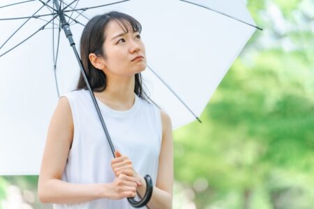 梅雨時期のマツエクのモチ低下対策におすすめ｜トランプコスメの目元ケアアイテム