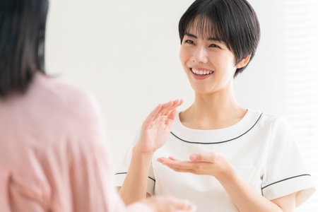 夏のマツエクを美しくキープ！クレンジング＆日焼け止めの選び方とトーク術