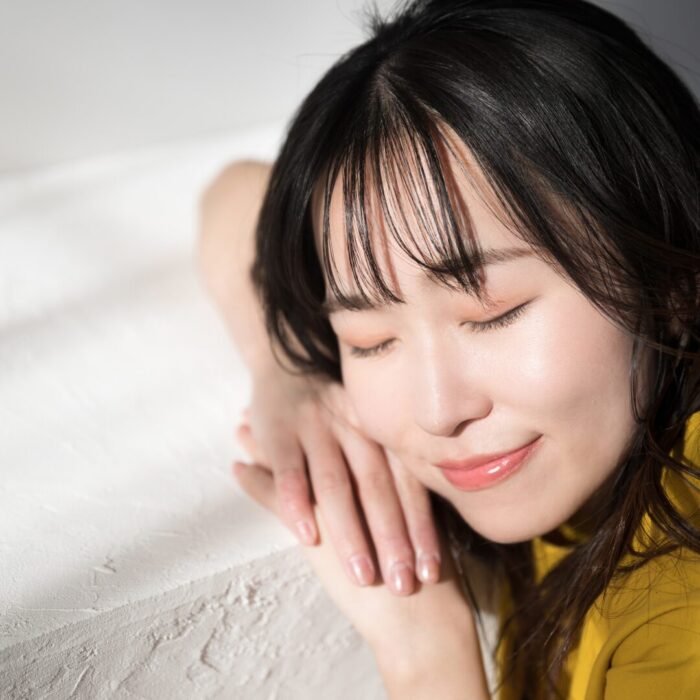 夏のダメージを最小限に抑える対策とは？中間処理剤から見直すまつげケア